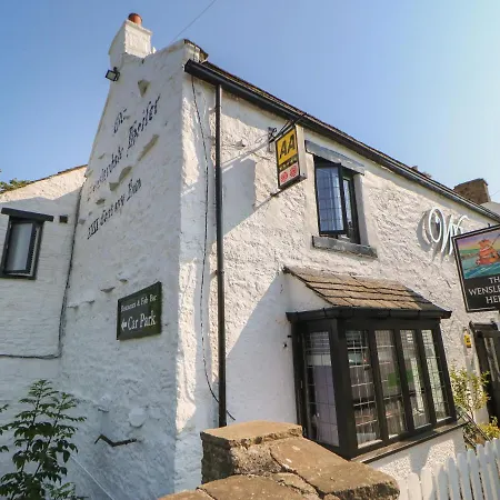 펜션 10 Old School Close *