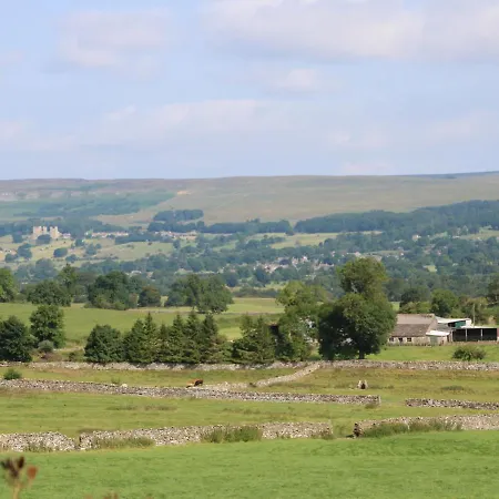 10 Old School Close * Leyburn