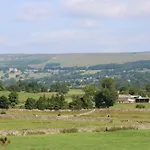 10 Old School Close * Leyburn